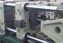 模板采用有限元分析，優(yōu)化設(shè)計(jì)